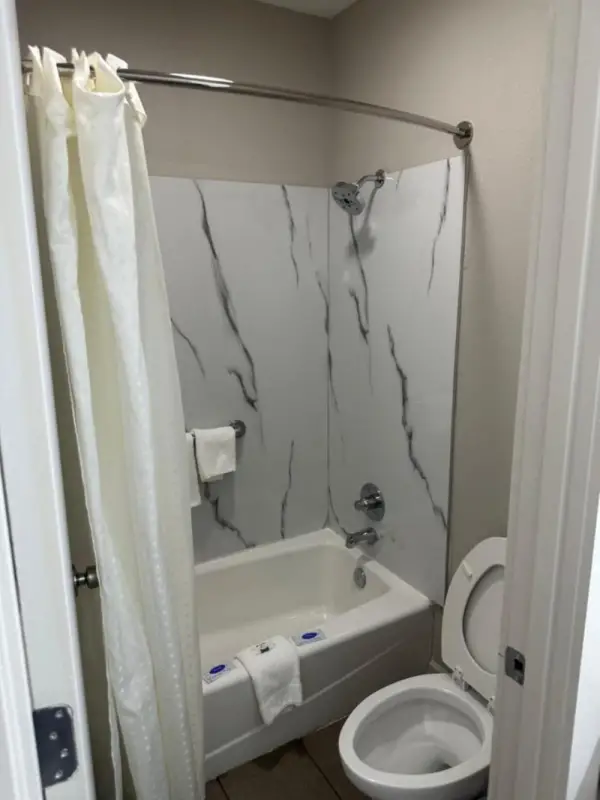 Oakwood Inn 5